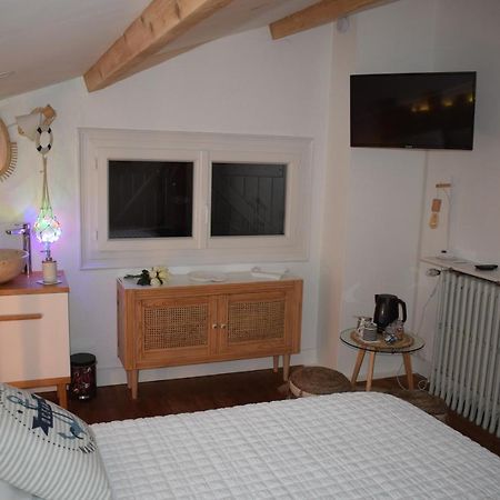 Domaine La Tuilerie Bed & Breakfast Guîtres Dış mekan fotoğraf